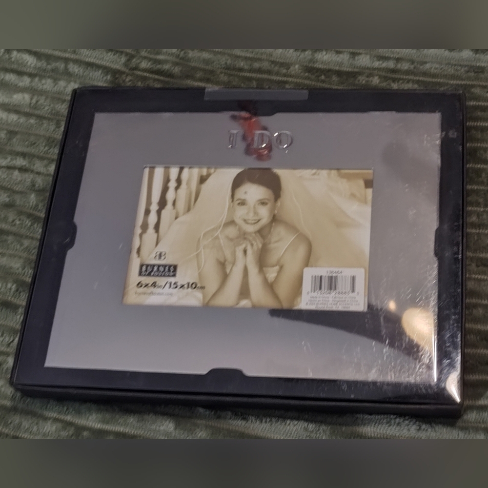 Black Picture Frame with 'I DO' Design